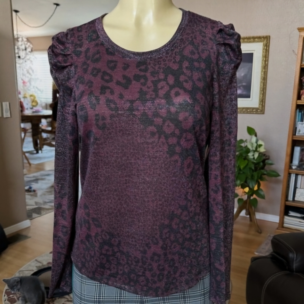 Studio by JPR Leopard Print Puffed Sleeved Top Sz M